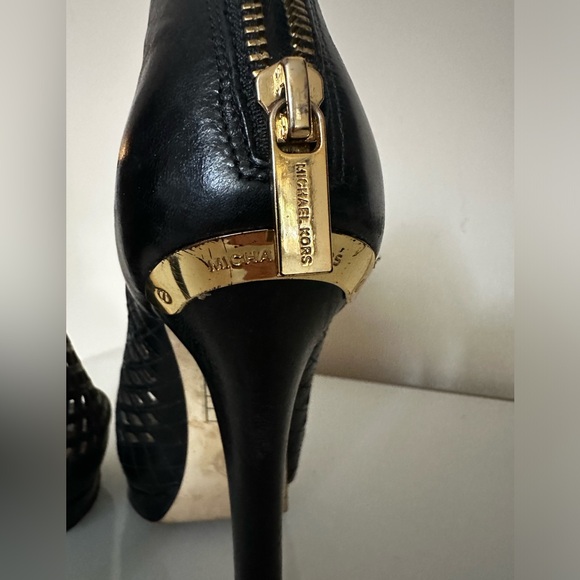 Michel Kors high hills size 7.5 - Picture 8 of 16